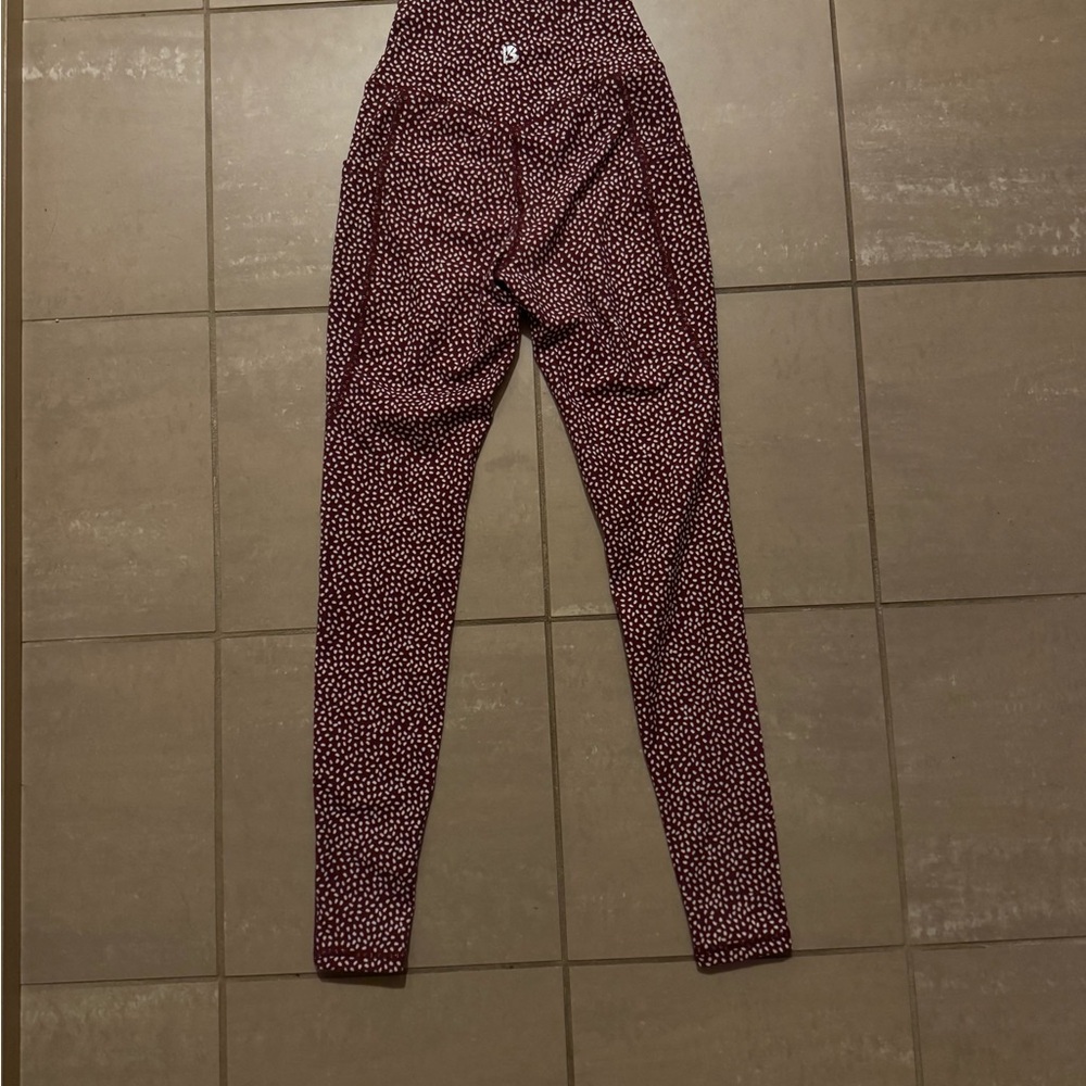BuffBunny High-Waist Maroon & White Dot Leggings with Pockets - Picture 4 of 6